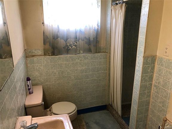 5th image of 140 W Lynhurst Ave