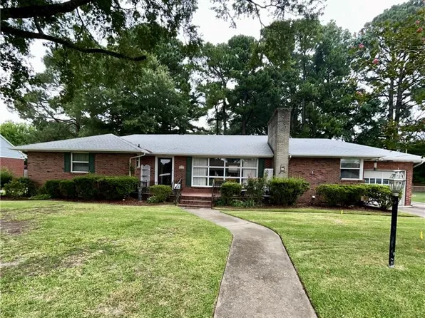 5220 Amherst Dr, Portsmouth, VA 23703