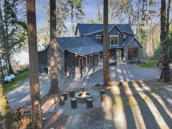 79 Island Boulevard, Fox Island, WA 98333