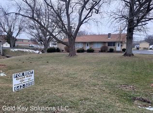 96 E Plum St, Chesterfield, IN 46017