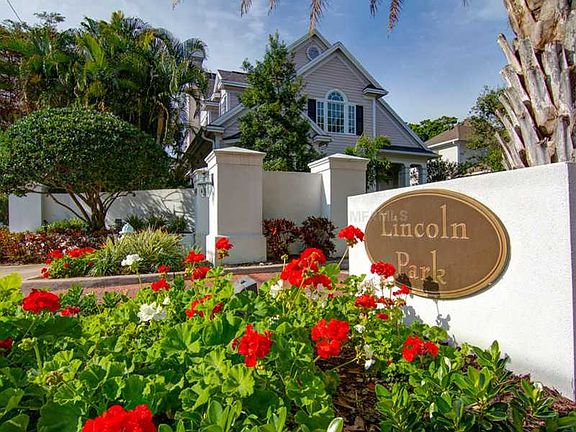 3rd image of 1752 Lincoln Park Cir