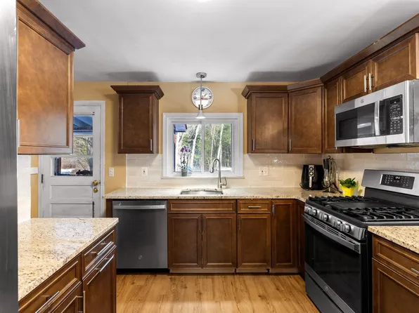 153 Lawrence Road, Salem, NH 03079