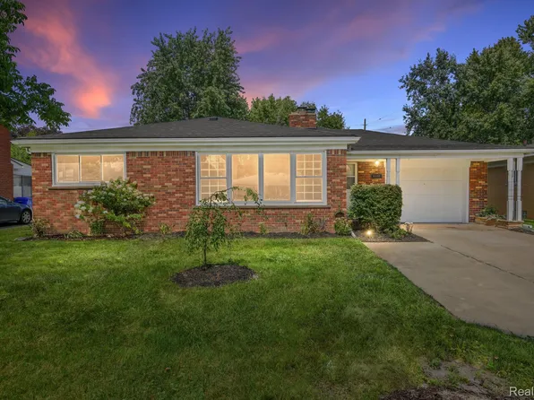 16155 Windham St, Fraser, MI 48026