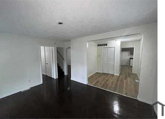 5th image of 26345 Hopkins St