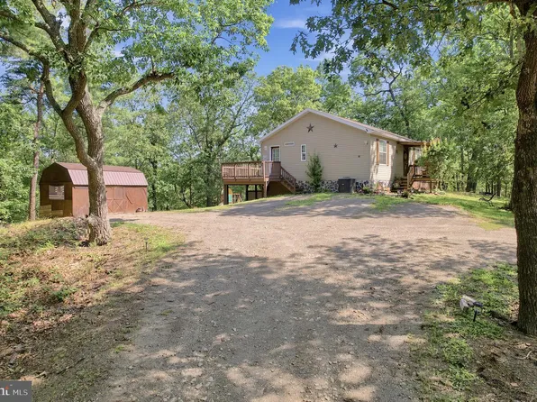 1261 W Longview Dr, Burlington, WV 26710