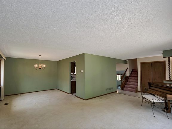 4th image of 14201 Trenton Ave