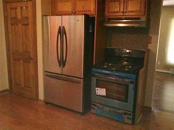 5th image of 32119 Glen St