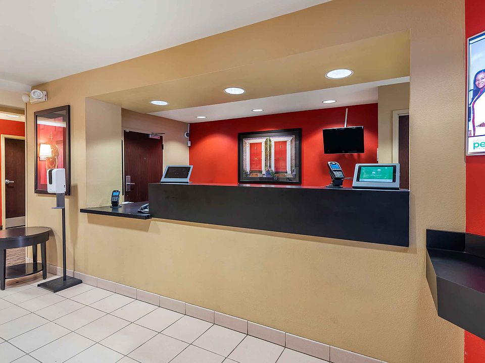Lobby and Guest Check-in