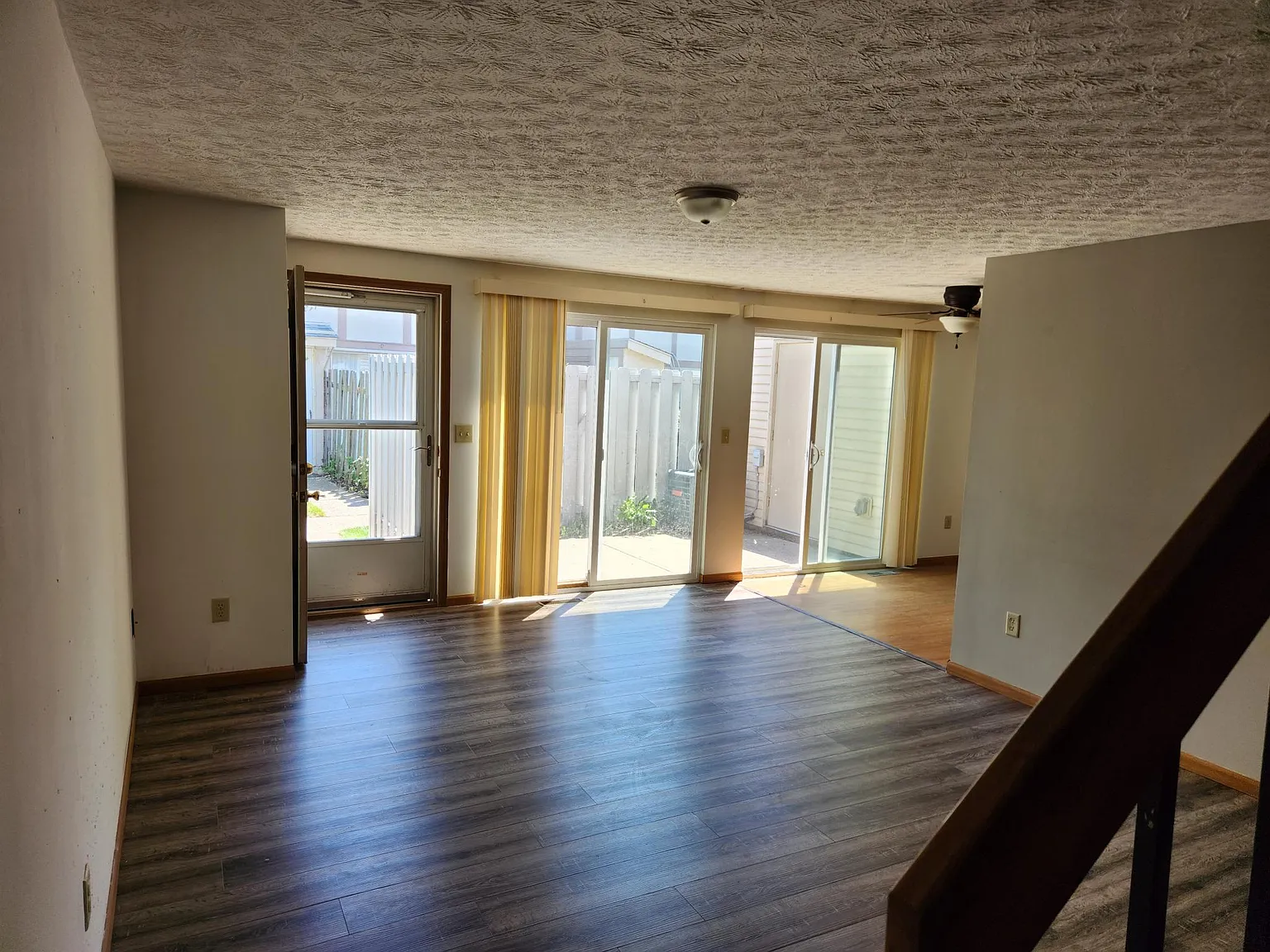 2 bed, 960 sqft, $1,200 — Photo 3