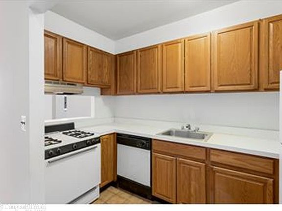 2nd image of 2611 Frederick Douglass Blvd APT 4G