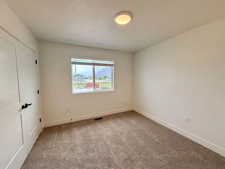 2716 W 2775 N #146 — Photo 14