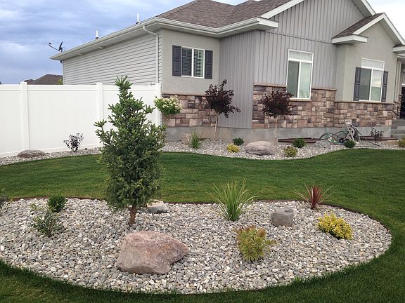 3rd image of 4680 Blackstone Dr