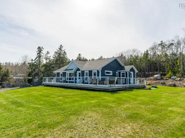 27 Prospect Bay Rd, Halifax, NS B3T 1Z4