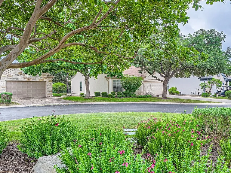 120 Muir Ct — Photo 3