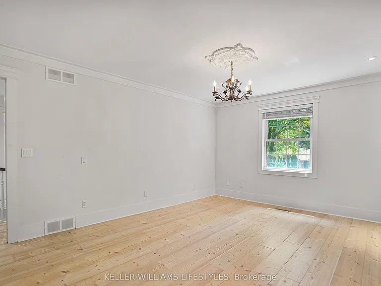 1713 Phillbrook Cres — Photo 27