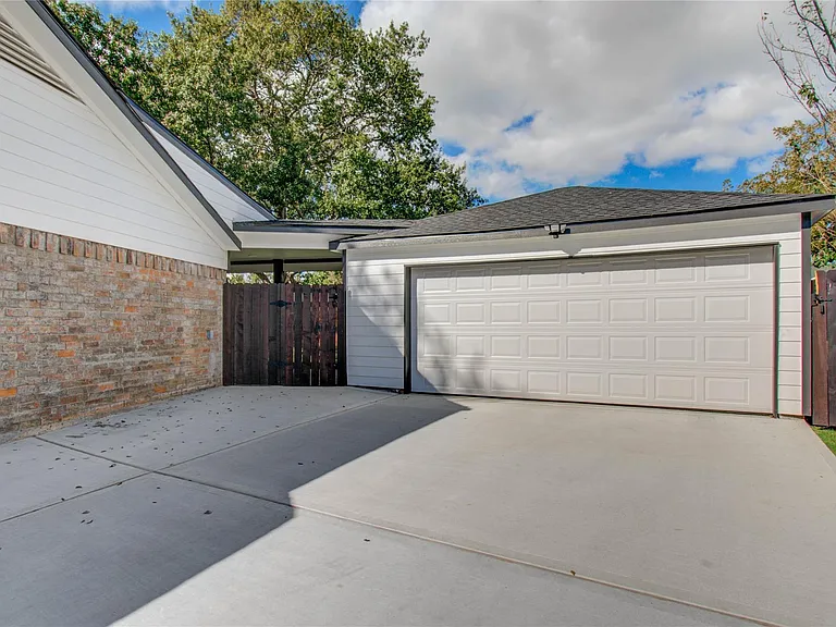 7026 Hidden Arbor Ln — Photo 3