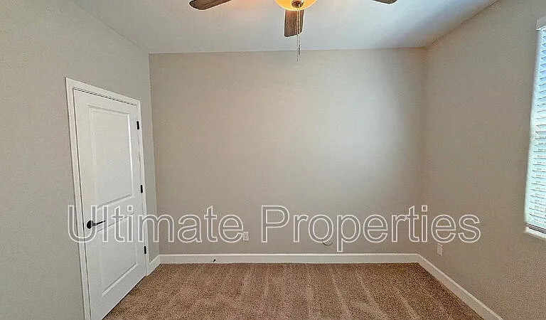 835 N 110th Ave — Photo 11