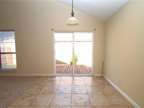 5th image of 242 Teakwood Ln