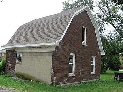 4th image of 514 N Main St