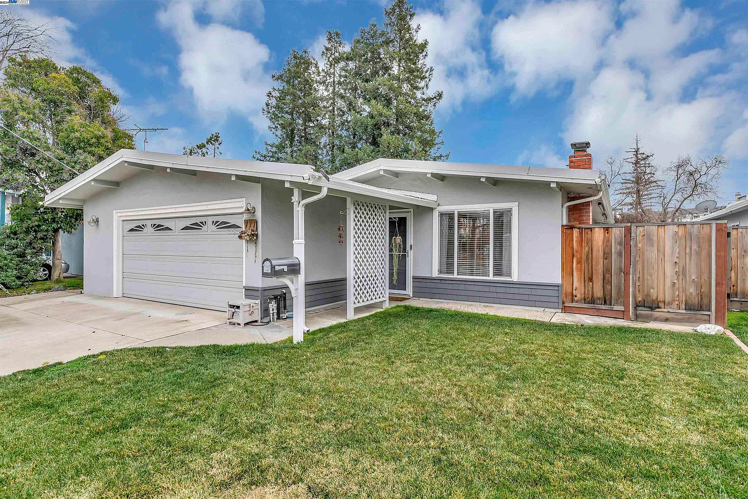 777 Cardinal Dr photo 1