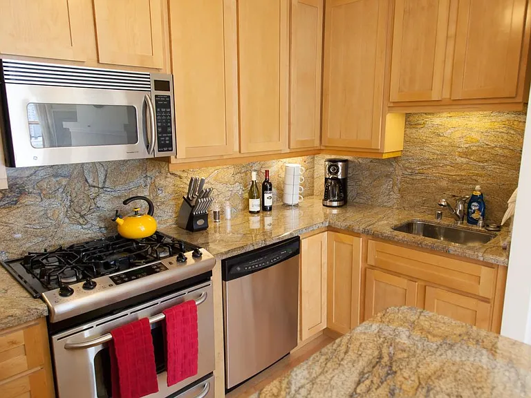 Kitchen - 5 burner gas stove
