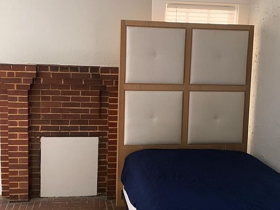 Unit A Bedroom (Full Size Mattres)