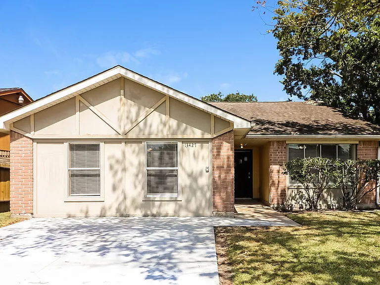 13427 Boonway Dr — Photo 1