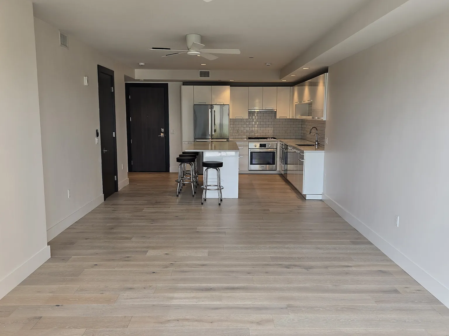 1 bed, 1.5 bath, 942 sqft, $3,350 — Photo 4