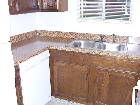 4th image of 721 W 65th St APT 1