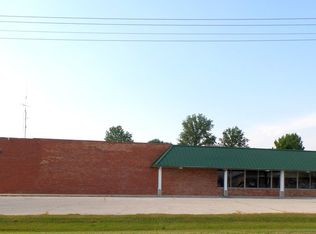 1004 E Illinois St, Petersburg, IN 47567
