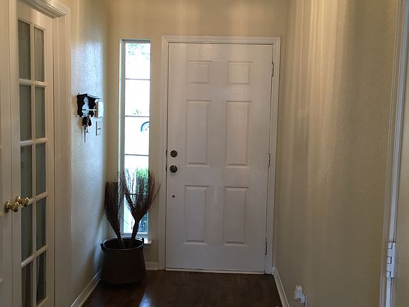 4th image of 2043 Lisa Ln