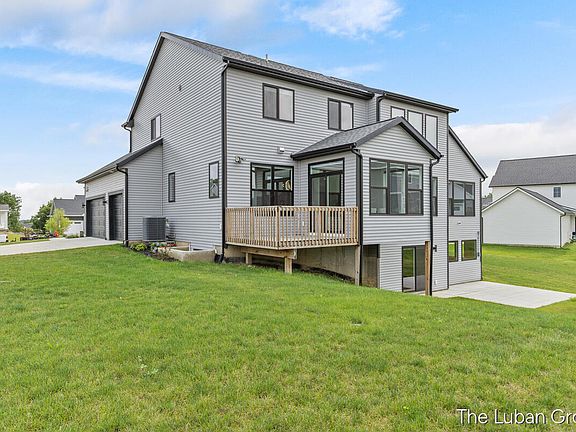 3rd image of 3338 Eagle Peak Dr