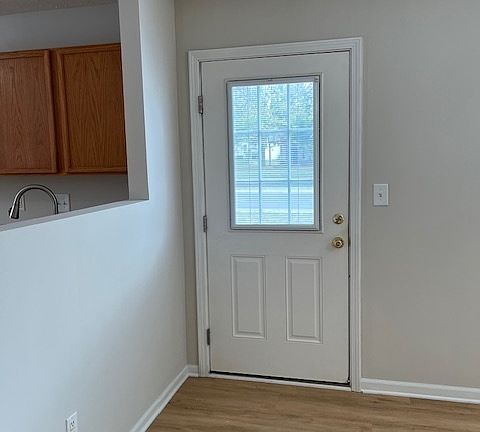 3rd image of 501 Fayette Dr