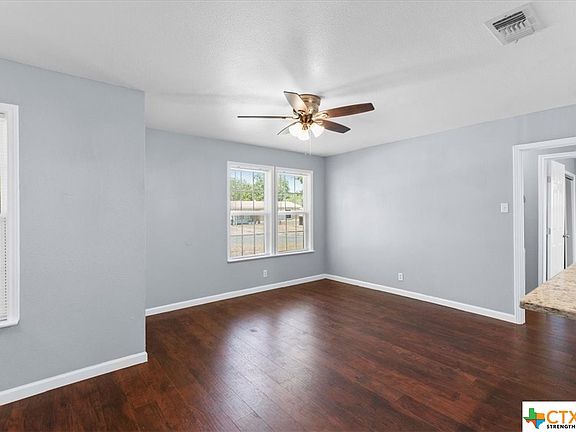 4th image of 222 Pollydale Ave