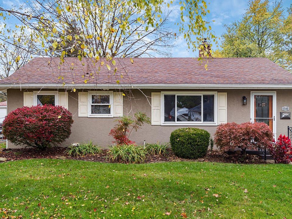 1st image of 2742 La Rosa Dr