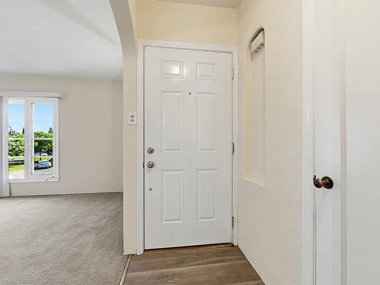 855 Main St #6 — Photo 9