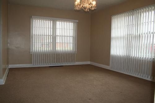 5th image of 5900 Ashby Ln