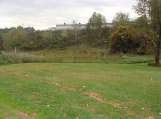 E Grayson St, Hillsville, VA 24343