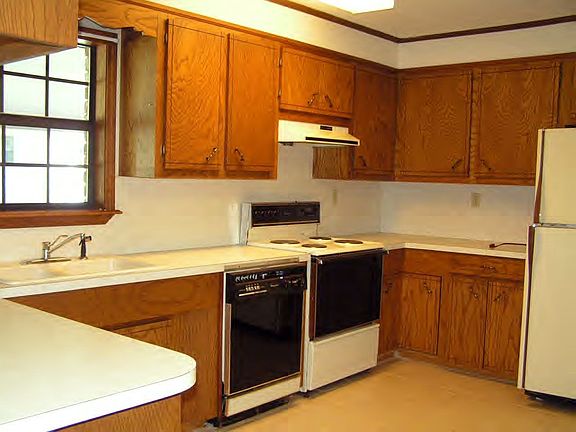 Updated flooring Kitchen
