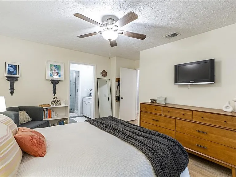 6800 Glenridge Dr #6820A — Photo 18
