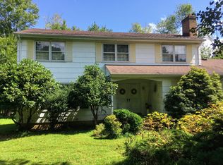 4 Linvale Ln, Bridgewater, NJ 08807