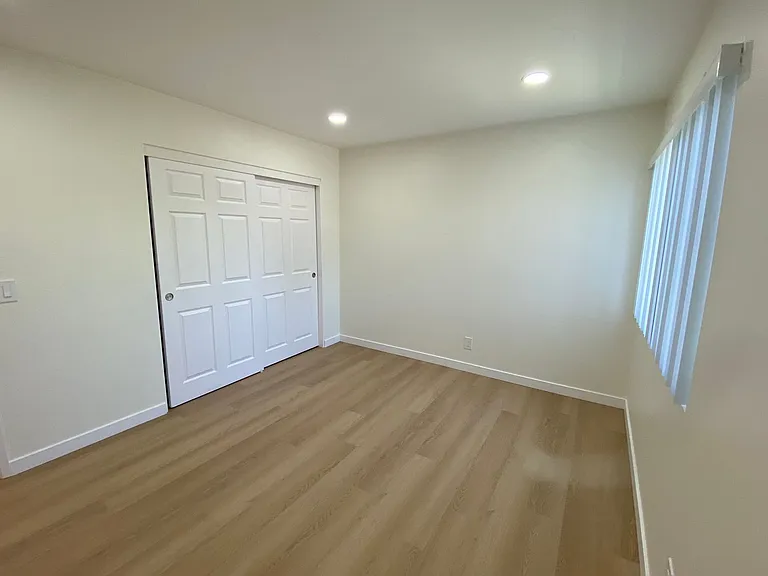 629 N Alamo 4-Plex — Photo 7