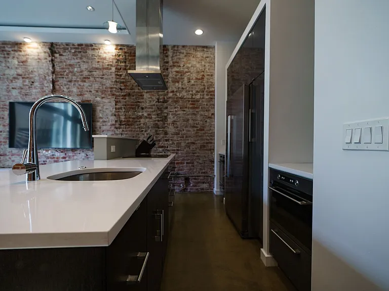1533 Chestnut St — Photo 12