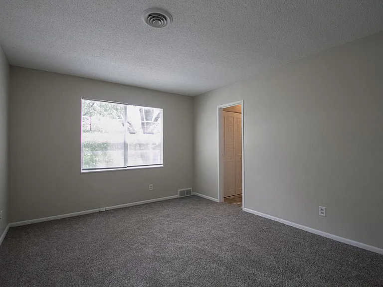 10724 W 88th Ter — Photo 13