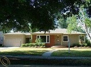 17861 Beechwood Ave, Beverly Hills, MI 48025