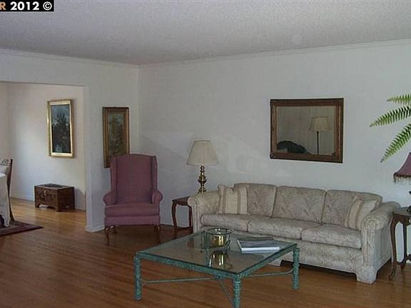 2nd image of 2616 Bridle Ln