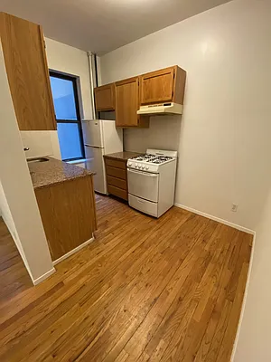 Rented by GreenVill Real Estate LLC | media 17