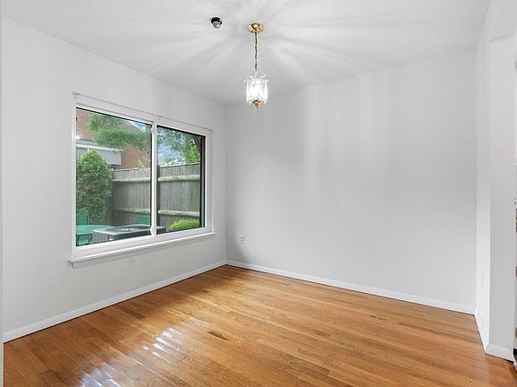 4th image of 59 Meadowood Dr