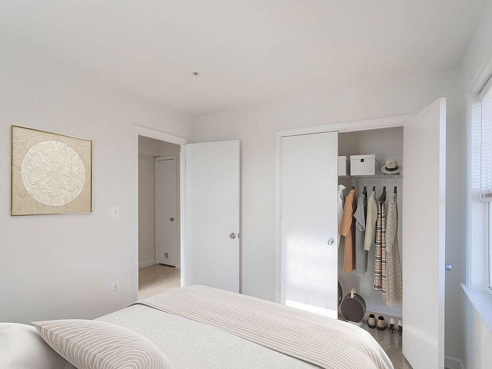Virtually Stage Bedroom