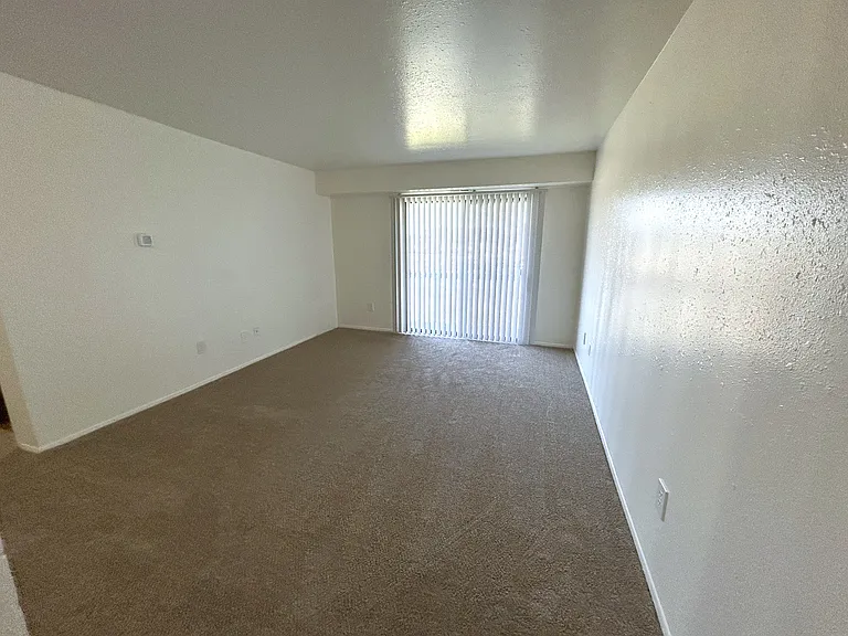 Windsor Place Apartments — Photo 46
